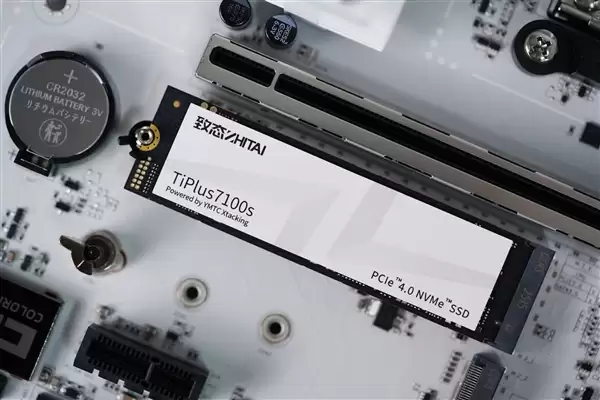 疾速7400MB/s！长江存储致态TiPlus7100s 2TB SSD图赏