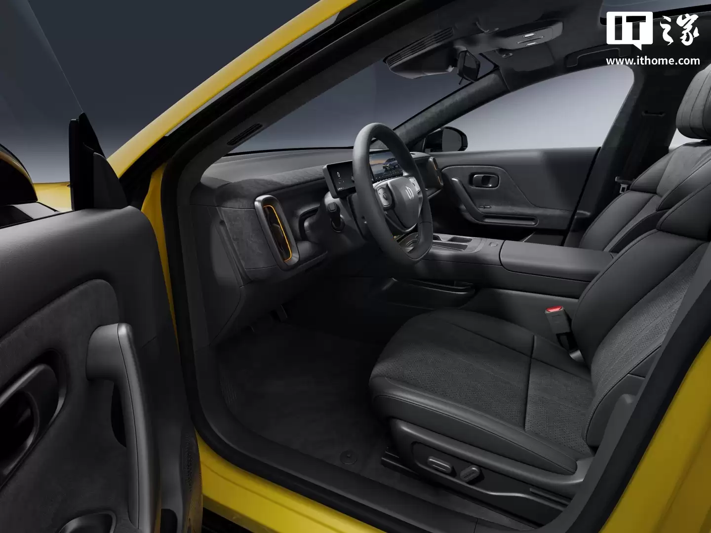 零跑科技高级副总裁曹力：Lafa5 具备月销破万的潜力，同价位段暂无形态与定义完全一致产品