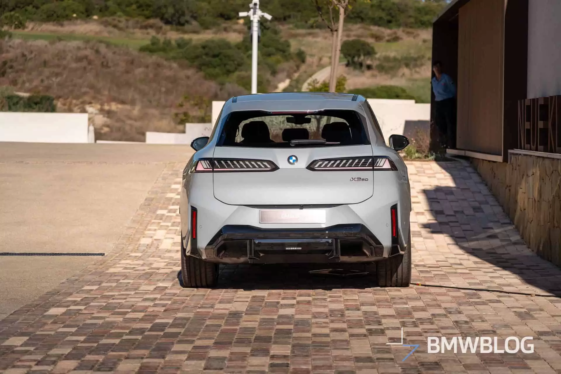 2026 款宝马 iX3 M 运动套装 Pro 版亮相，明年交付