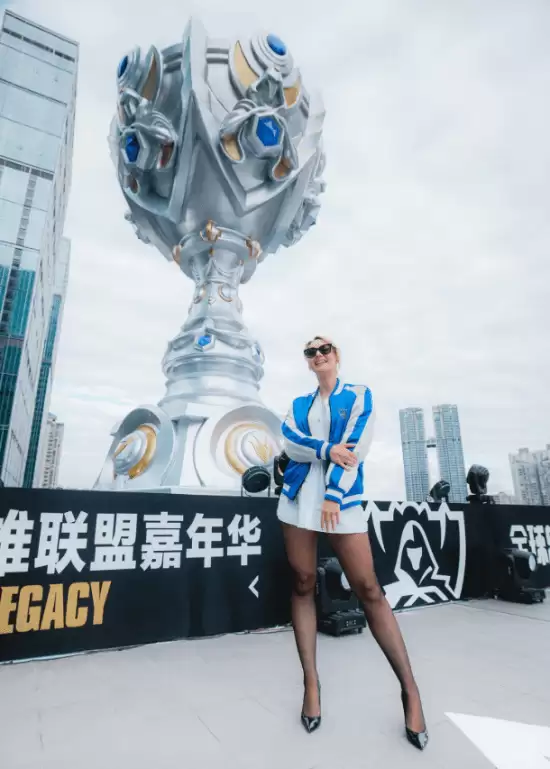 Eefje见证英雄联盟2027年S赛决赛，KT对阵T1巅峰对决