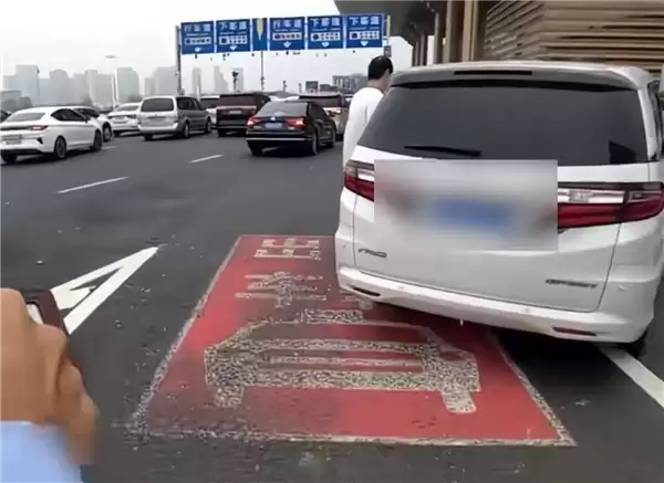 醉驾后被吊销驾照 花11万办假证！男子：对方说是真的