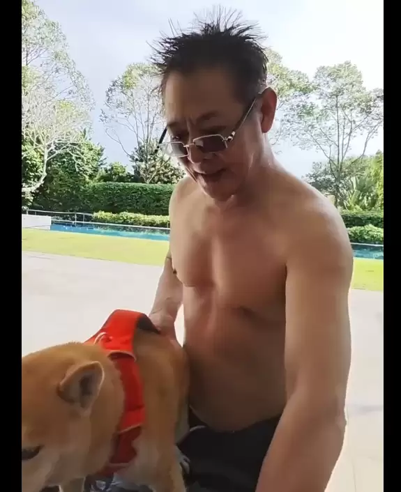 62岁李连杰脱上衣辟谣换心脏:年轻和心态有关