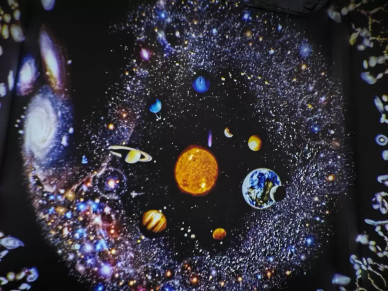 开箱OPPO Reno15系列邀请函， 11月17日发布