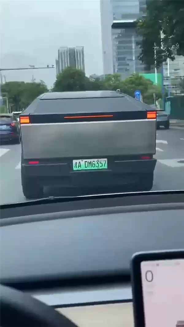 特斯拉cybertruck皮卡上线阿里拍卖平台:无报废年限 可上绿牌