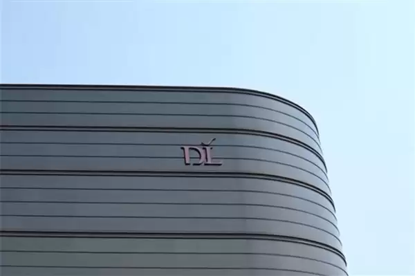 胖东来招翻译:年薪不低于50万元 带薪年假至少60天