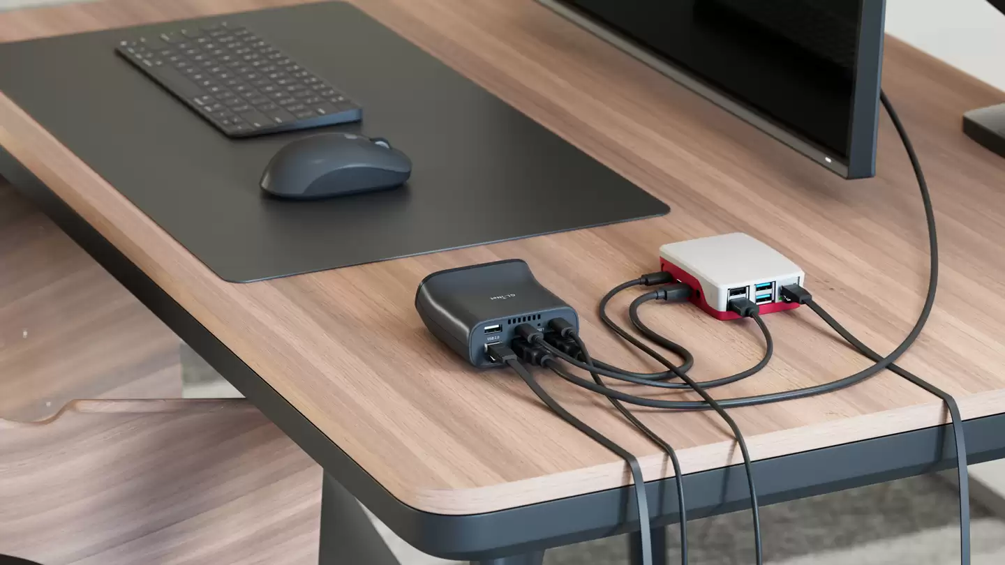 GL.iNet 预告 Comet Pro (GL-RM10):基于 Wi-Fi 的带屏远程 KVM