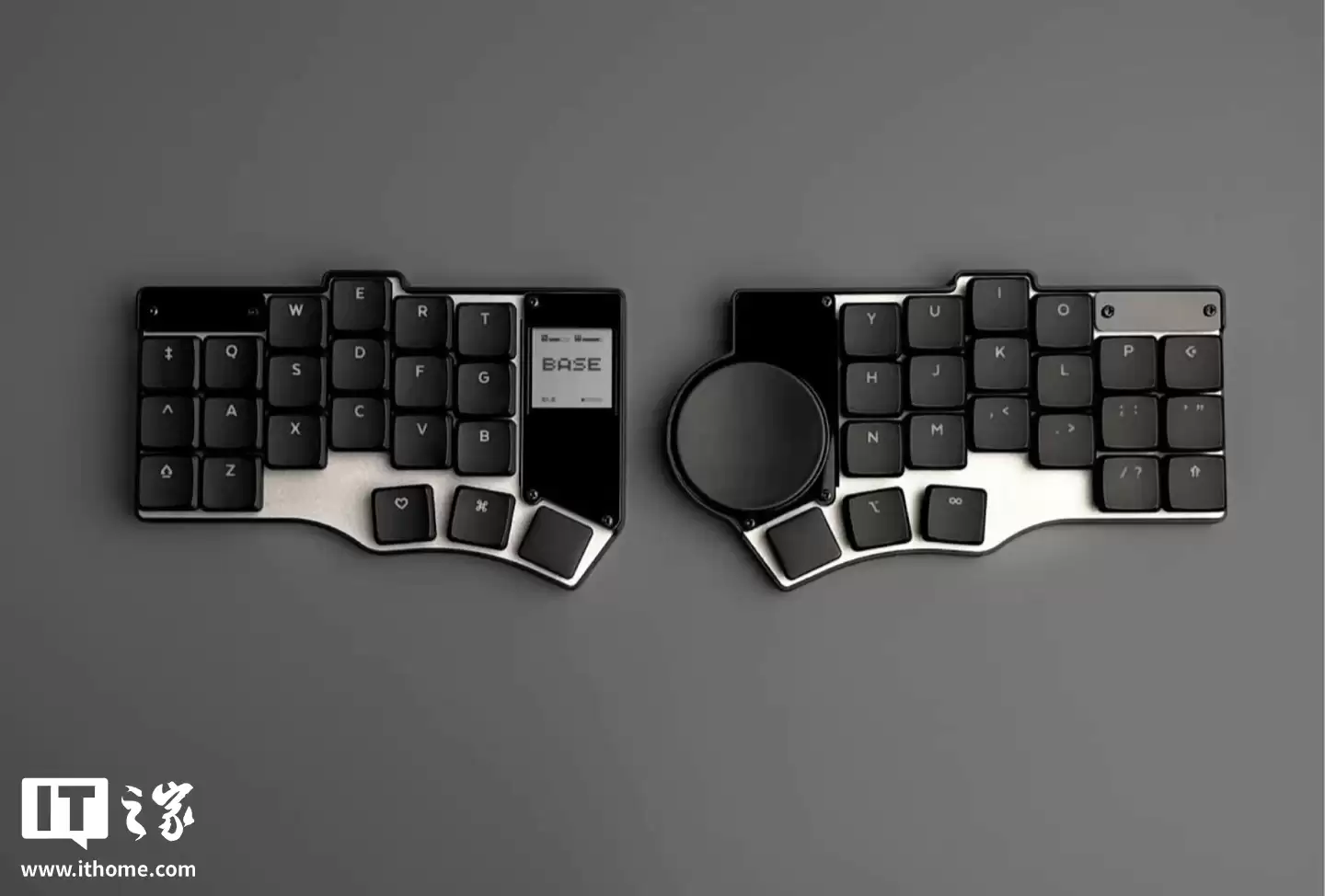 Toucan 机械键盘亮相：分体式人体工学键位，自带圆形触摸板、显示屏