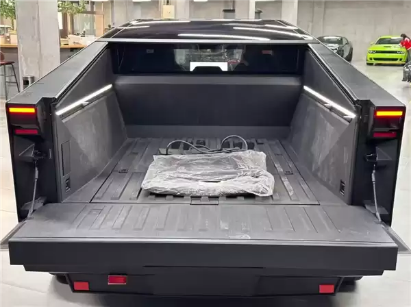 特斯拉cybertruck皮卡上线阿里拍卖平台:无报废年限 可上绿牌