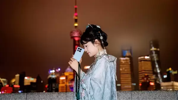 前魅族美女产品经理晒魅族22月白天青：夜景真的很惊艳