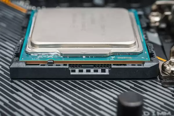 荷兰有让步迹象：全球车企已收到首批中国安世芯片