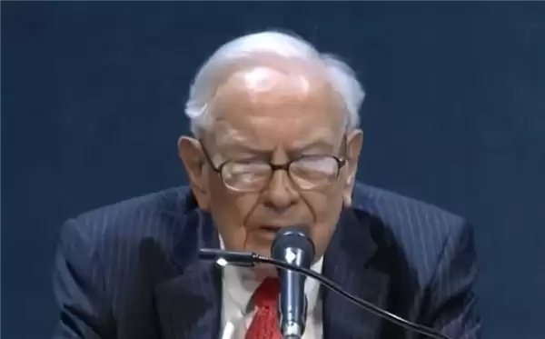 巴菲-特将向子女基金会转移1490亿美元++ 感叹活到95岁很幸运+ 打破家族记录