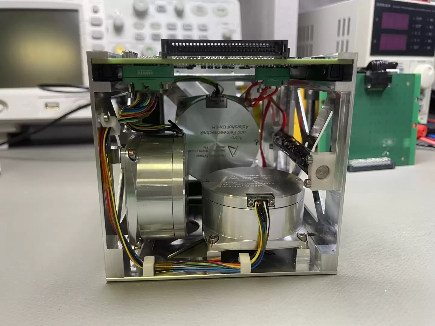 全球首例 AI卫星姿态控制在轨验证完成,确认深空自主控制可行性