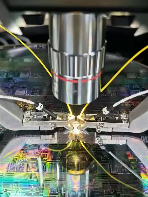 全国产化！国内首条12英寸硅光芯片流片平台正式投用