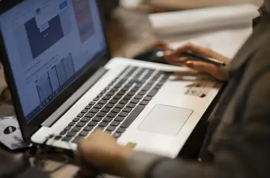 蒙特雷翻译学院将停办，AI冲击传统翻译教育