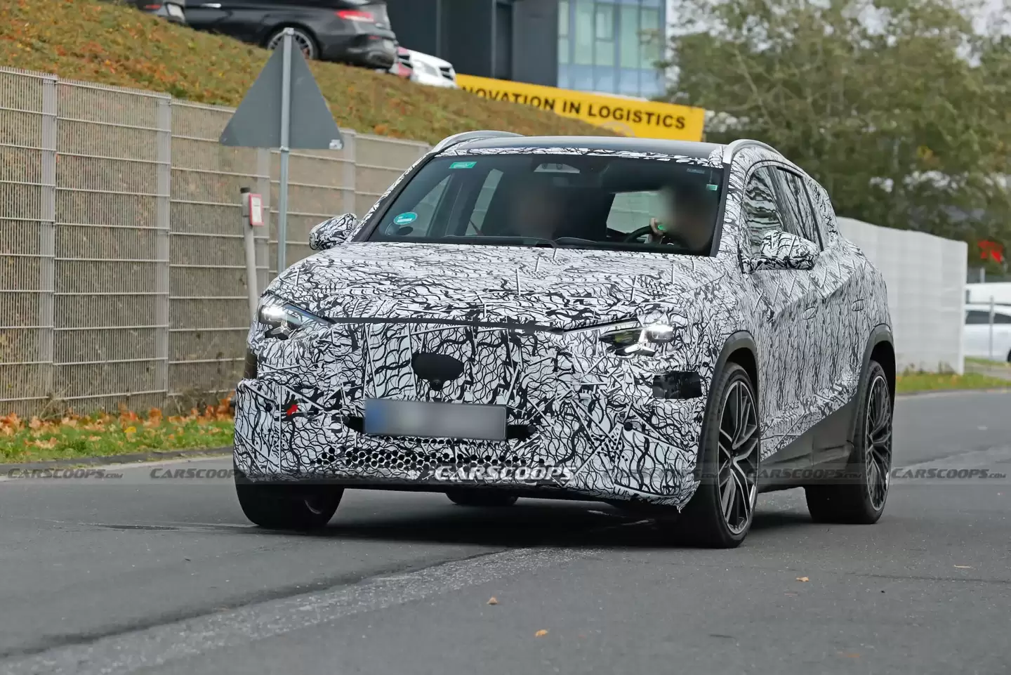 AMG 纯电“小钢炮”新车 GLA EQ 谍照曝光：消息称超 500 马力，还有漂移模式