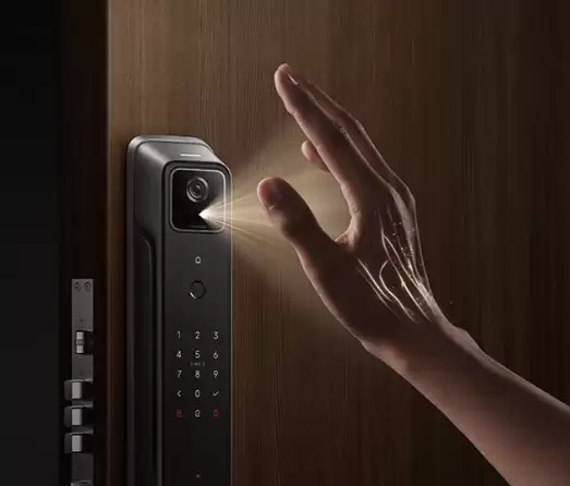 不到三月 2499 → 1388 元腰斩：小米智能门锁 4 Pro 新低，隔空刷掌秒开锁