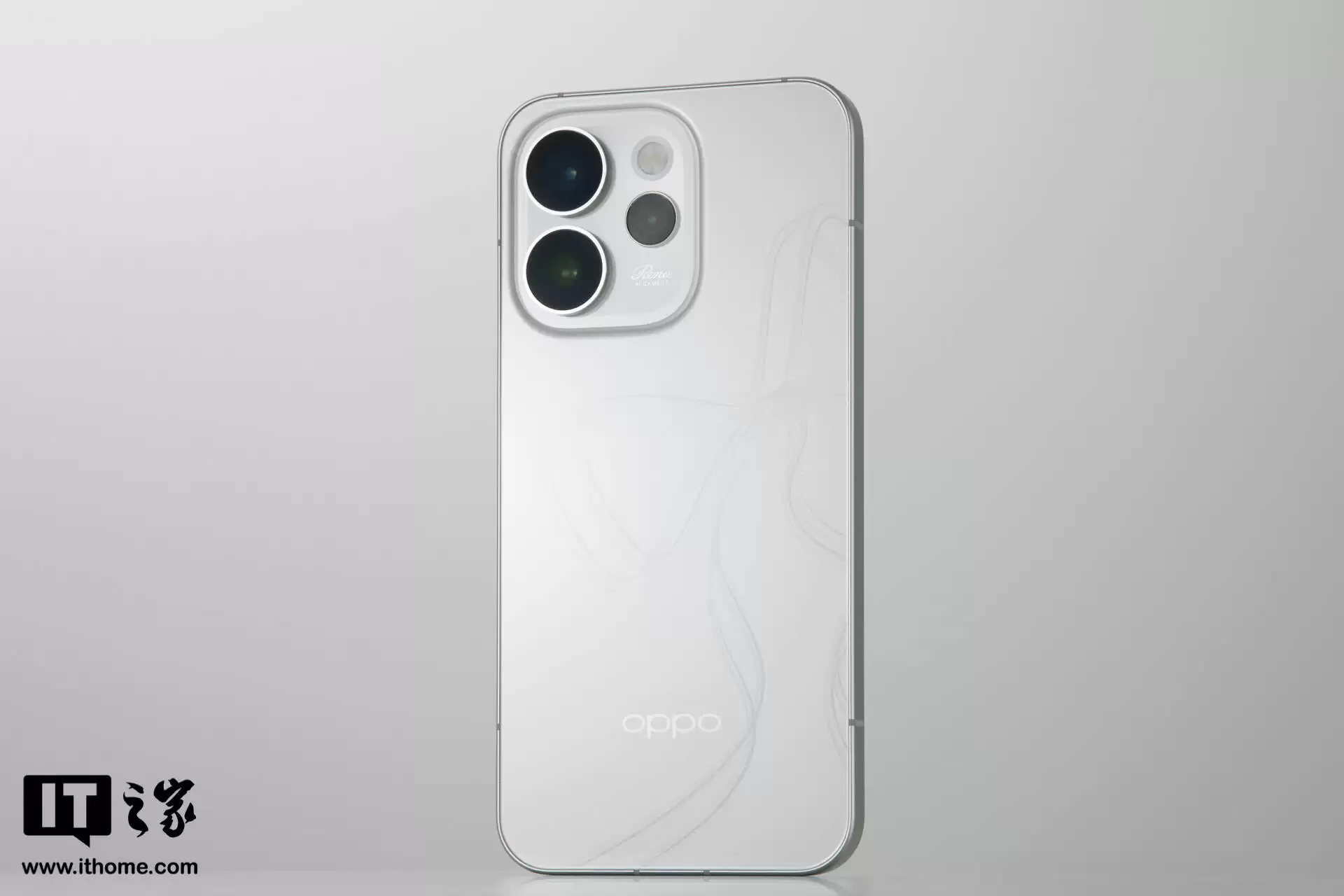 OPPO Reno 15 手机详细参数曝光：6.32 英寸 1.5K 小直屏，天玑 8450 芯片