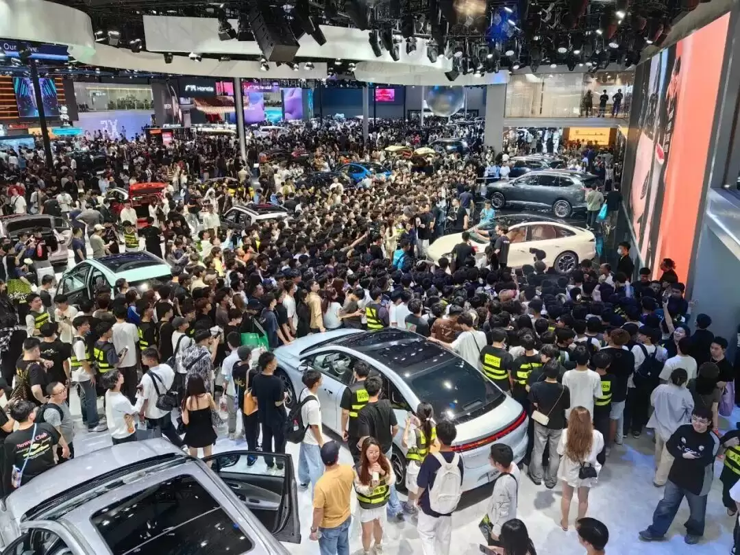 2025 广州车展首发新车 93 台、展车总数 1085 台,全球主流车企携最新产品高规格参展