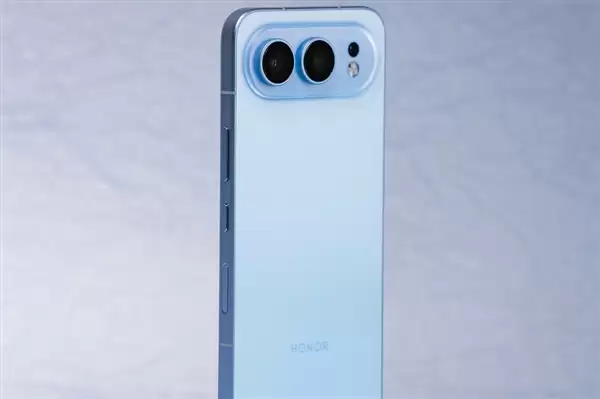 荣耀提前出了iPhone Air 2:荣耀500弥补了苹果的影像短板
