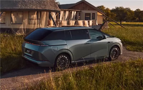 陈震开小鹏X9复刻闪灵事故 让某些自媒体破防了！小鹏高管回应