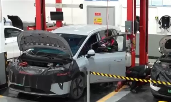 车主修车不花钱反赚2000 结果没想到被维修店坑了：全是副厂件