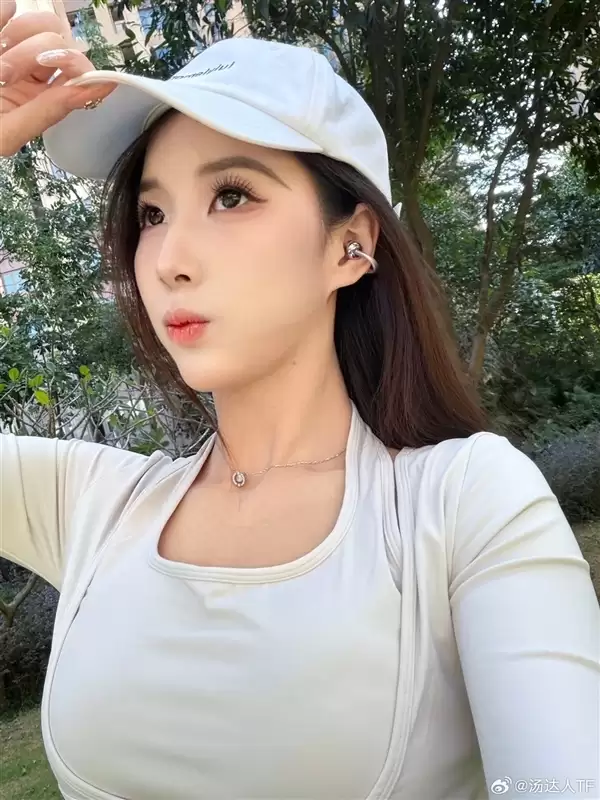 荣耀亲选LCHSE耳夹式耳机2 Pro开启预约：44小时超长续航！