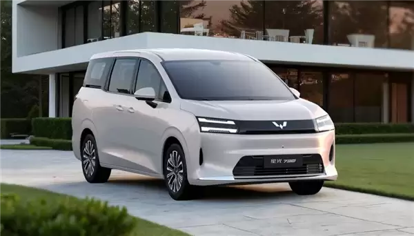 最亲民的“GL8” 五菱星辰730上市：7.1万起