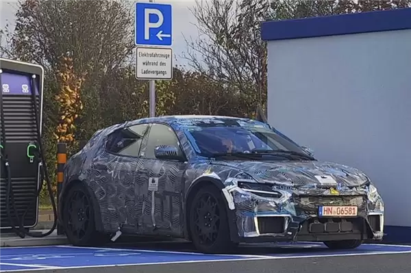 理想设计总监：法拉利即将推出的纯电动车和理想i系列很像