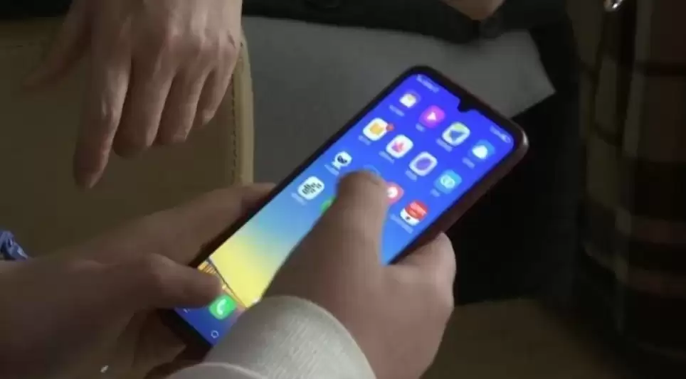 17岁少年打赏主播30万,最终仅返还8万元