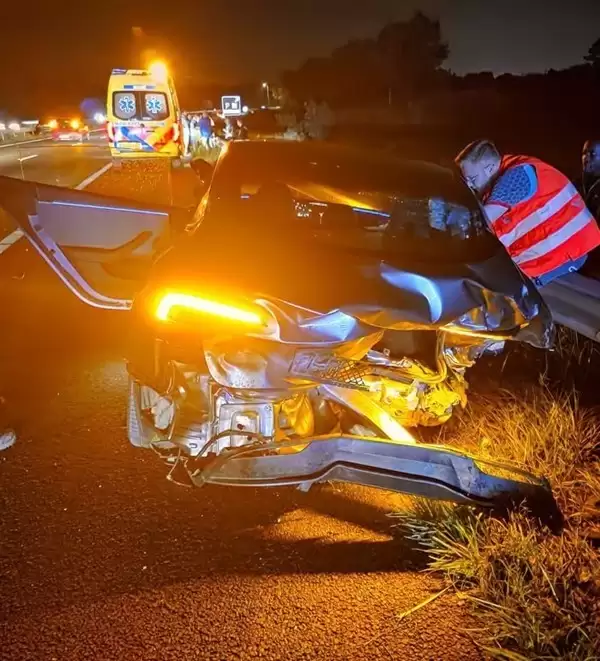 特斯拉Model 3高速碰撞后严重损毁车主安然无恙