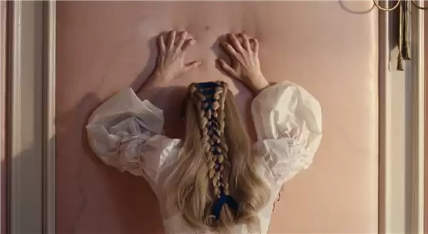 电影《呼啸山庄》全新海报、预告片发布 2026年上映