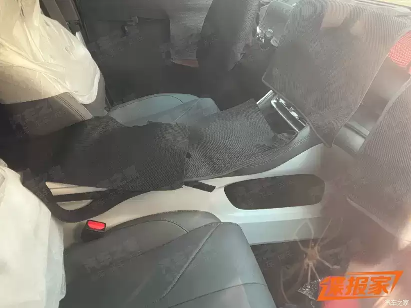 吉利银河A7纯电动版谍照曝光,混动版8.16万元起