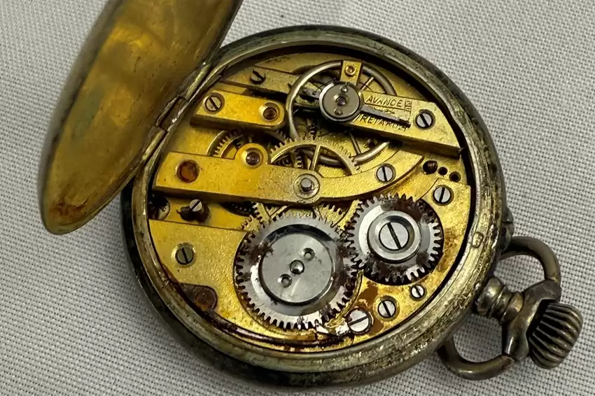 百年后首次现身：《泰坦尼克号》富豪原型所持怀表将被拍卖，估价百万英镑，永远定格1912年