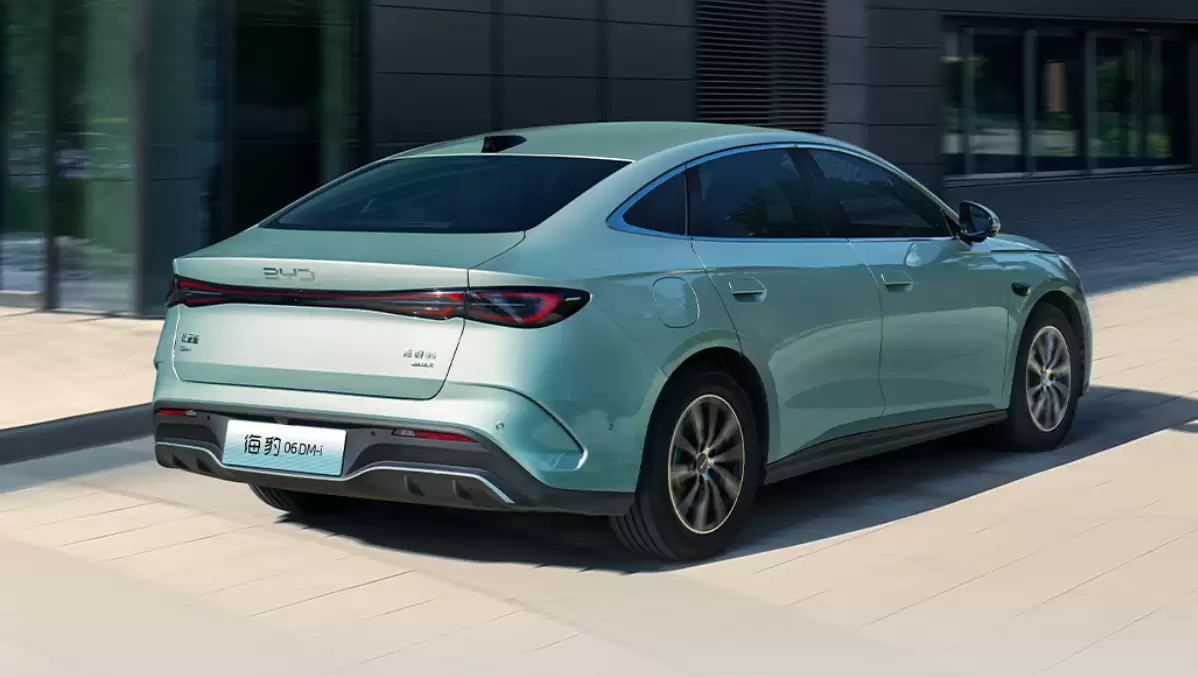 比亚迪海豹06 DM-i超享版上市：CLTC纯电续航128km，售9.69万元起