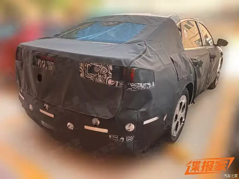 吉利银河A7纯电动版谍照曝光,混动版8.16万元起