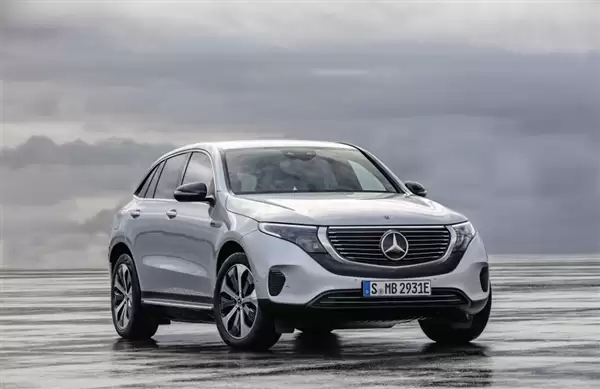 奔驰电动汽车开5年续航少了一半多 只有210公里!4S店:电池能修不能换