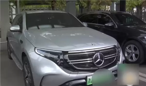 奔驰电动汽车开5年续航少了一半多 只有210公里!4S店:电池能修不能换