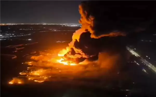 现场火光冲天 阿根廷一飞机坠毁爆炸:至少20人受伤