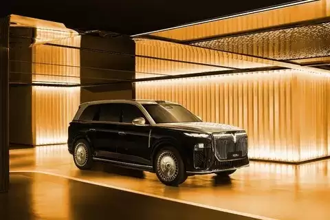 岚图泰山将上市，剑指豪华大六座SUV市场