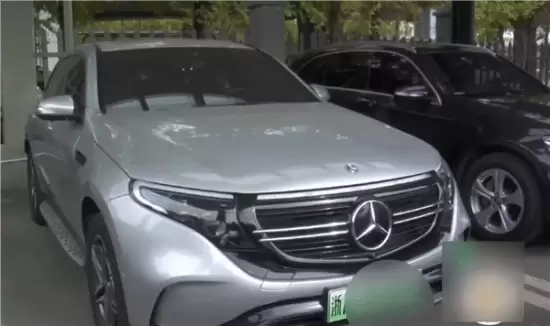 奔驰EQC车主维权：电池续航腰斩 70%更换承诺难兑现