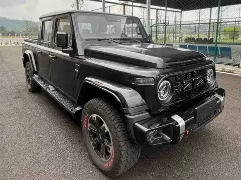 212品牌携60周年纪念款软顶敞篷新车亮相