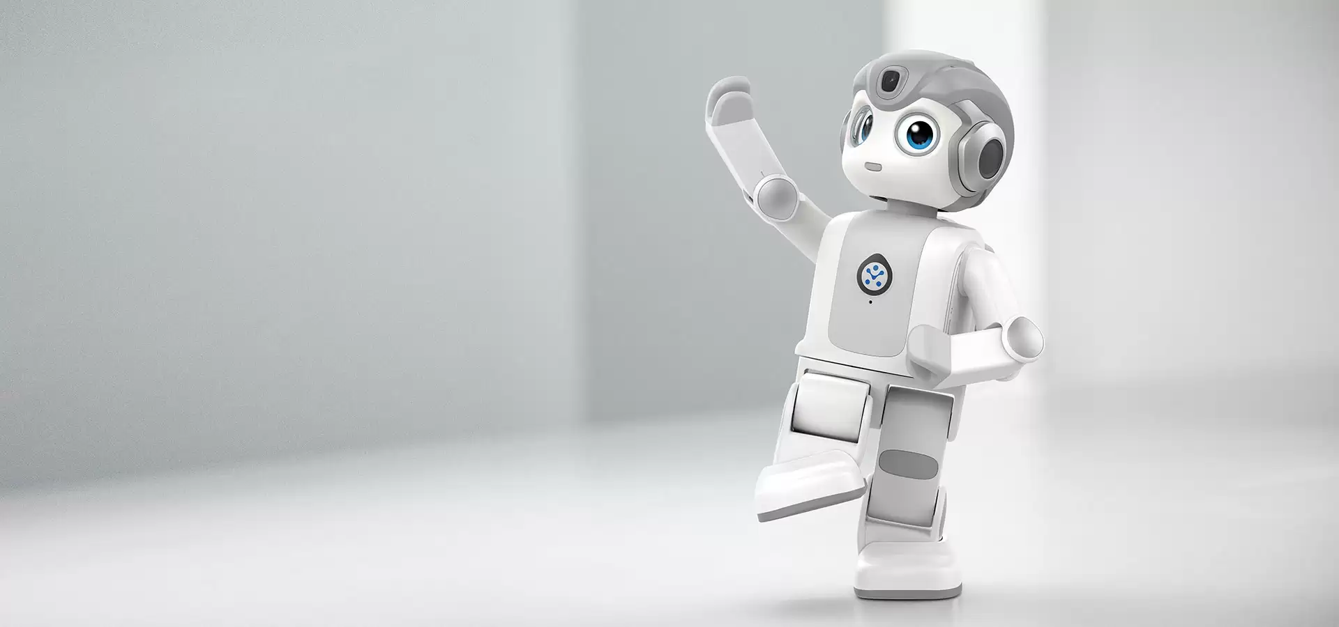 陕西电信联手优必选推AI悟空机器人