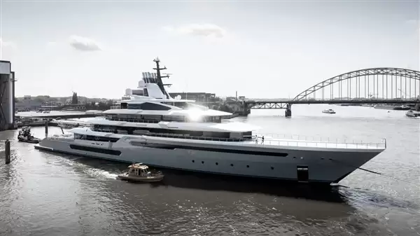 “G胖”5亿美元拿下全球第50大超级游艇:内含15台高性能游戏PC