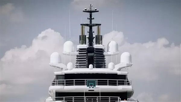 “G胖”5亿美元拿下全球第50大超级游艇:内含15台高性能游戏PC