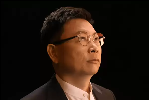 余承东首晒华为Mate 80 Pro Max真机！双圆环设计 外观史无前例