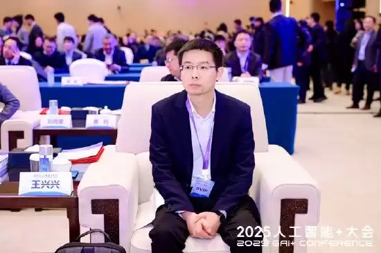 宇树科技王兴兴:未来十年 AI 将赋予机器人真正理解世界的能力,场景将推动机器人真正“融入生活”