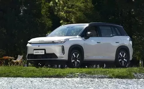 广汽埃安AION i60上市：10.48万起，纯电增程双动力可选