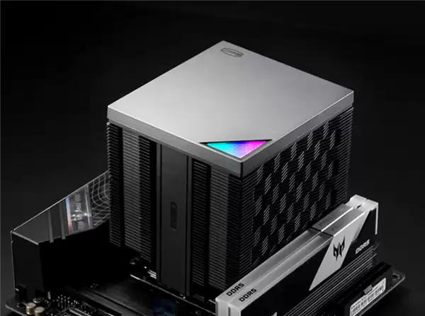 超频三RZ620M+X风冷散热器首发219元起:小型双塔设计+三角散热鳍片