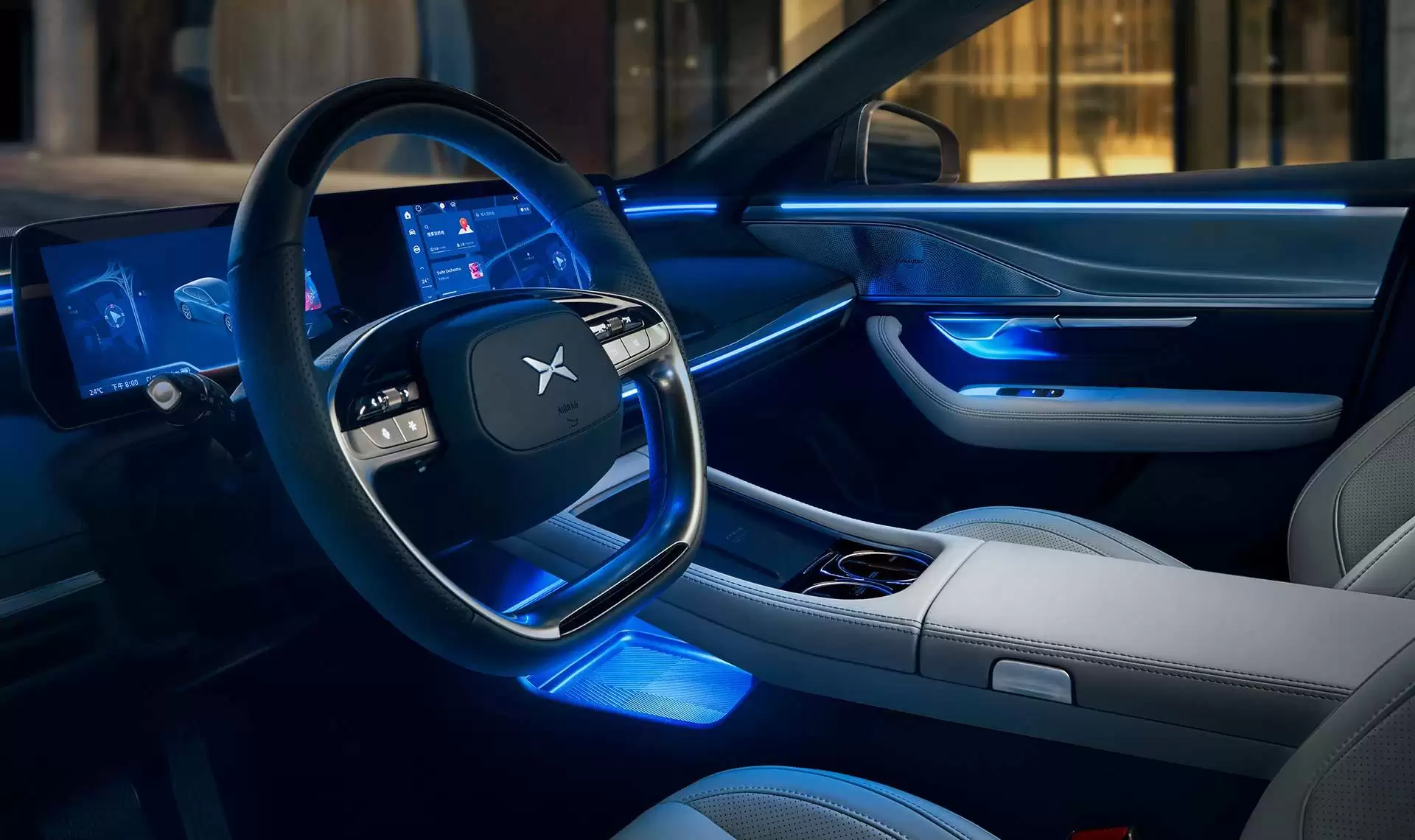 小鹏汽车何小鹏:期待机器人2030年销量超百万台,明年发布7款新车