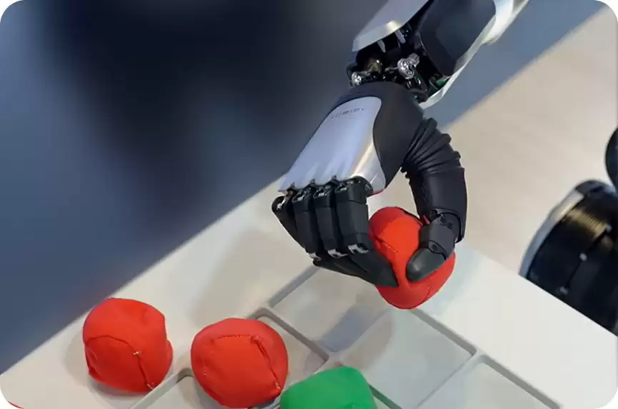 全球首个人形机器人跨省行走直播将启